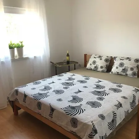 Apartamento Tadic Vir
