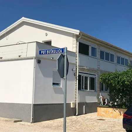 Apartamento Tadic Vir
